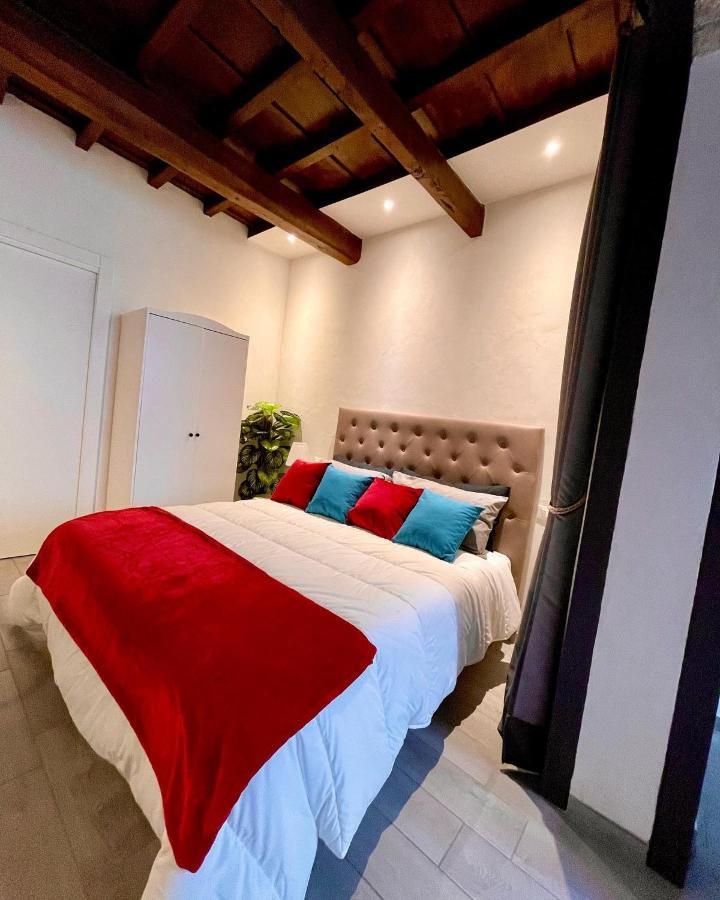 Roberto'S Apartment. Firenze Piazza Santa Croce. Bagian luar foto