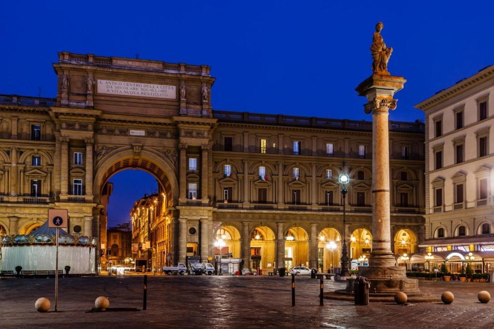 Roberto'S Apartment. Firenze Piazza Santa Croce. Bagian luar foto